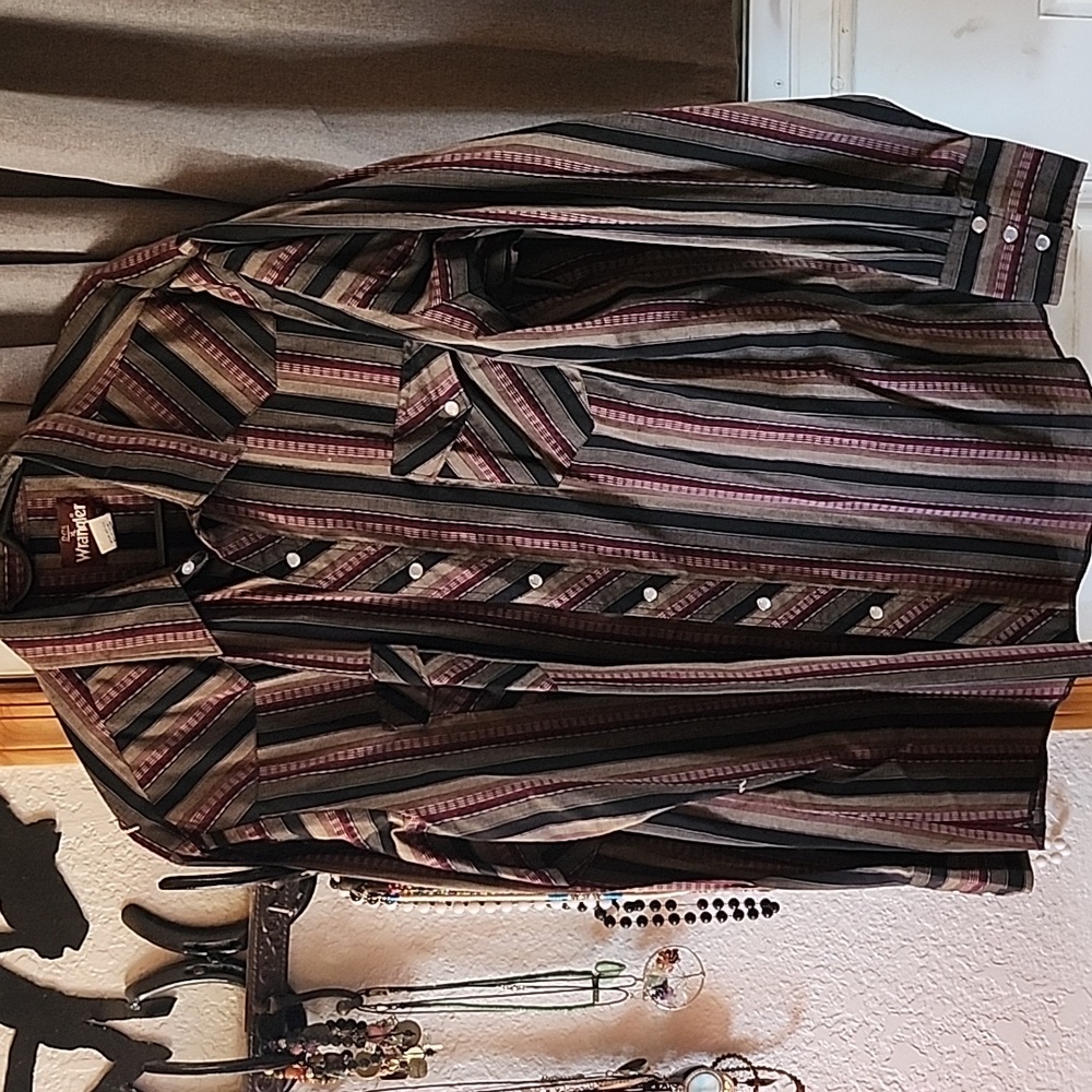 Mens western pearl snap shirt